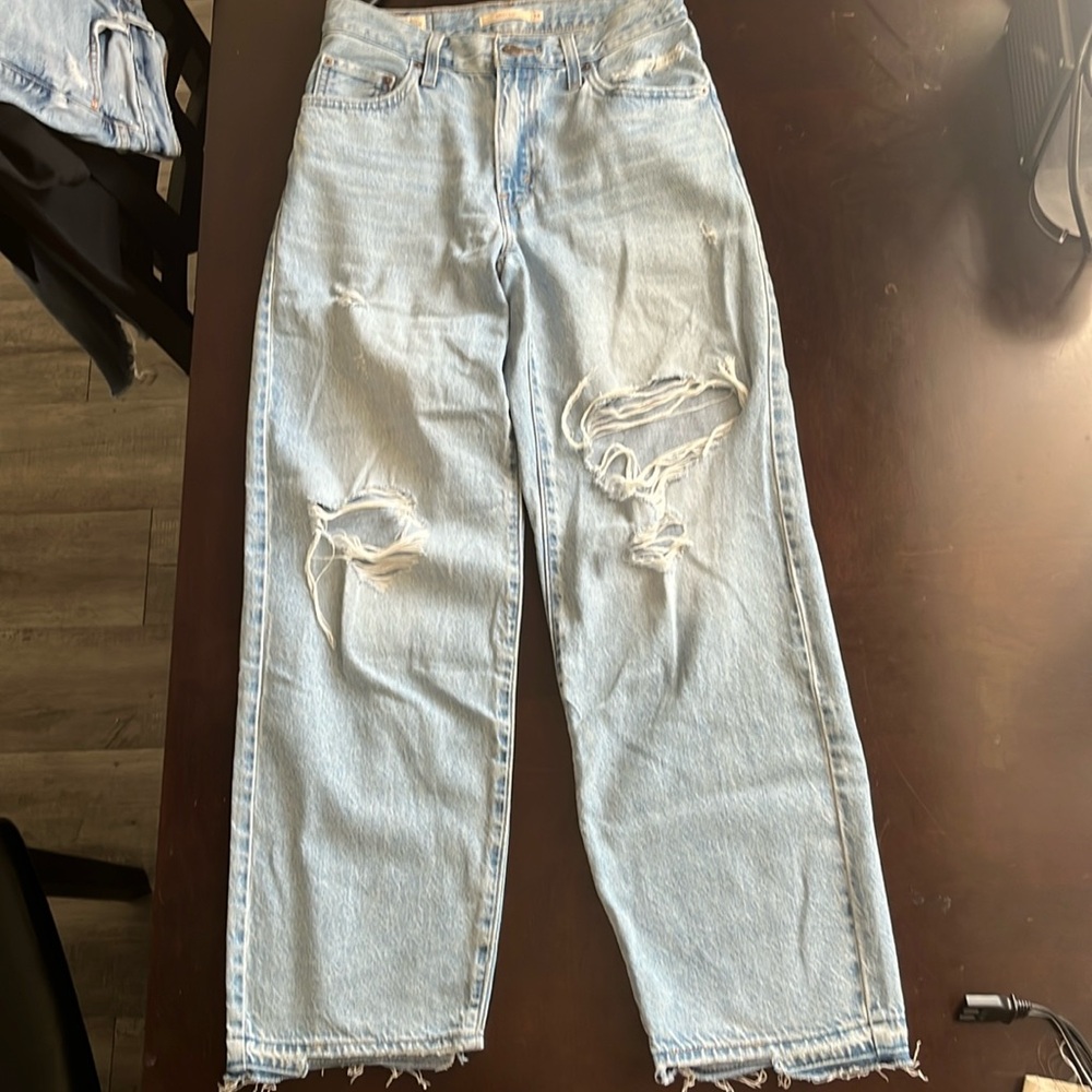 Levi’s baggy dad jeans sz 24- mid waist